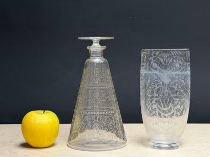 BACCARAT - 
Carafe et vase Michel-Ange gravés
H....