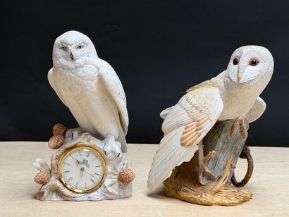 Deux chouettes en biscuit
H. :24 cm et 26...