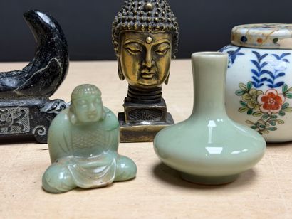 ASIE: Lot de bibelots
Oeuf en bronze à émaux...