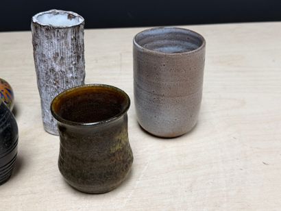 Lot de dix céramiques diverses. 
H. : de...