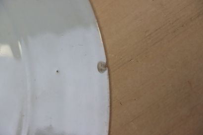 Quatre assiettes en porcelaine de Chine XVIII°...