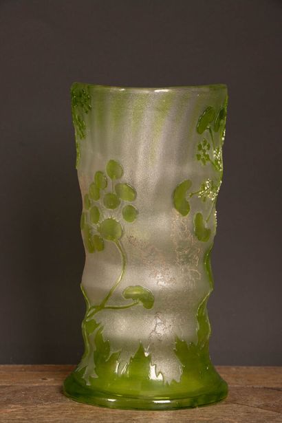 GALLÉ FACTORIES (1904–1936)
Flared-neck vase...