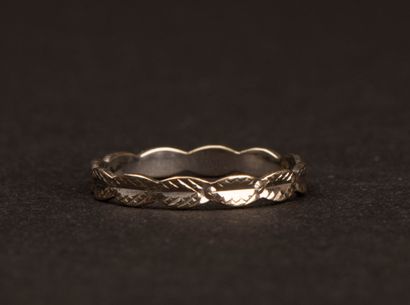 White gold wedding band.
750°/00 gold. 
TDD...
