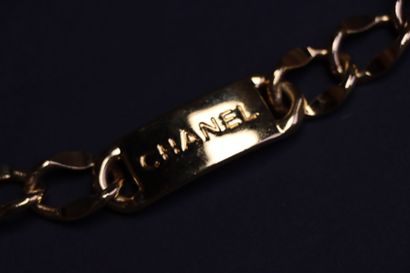 CHANEL 
Gold-tone metal chain belt interspersed...