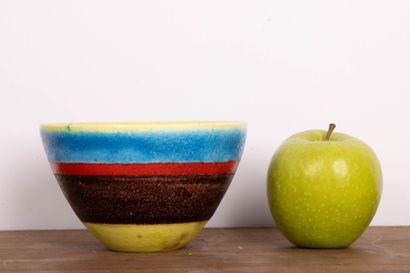 Guido GAMBONE (1909-1969) 
Ceramic bowl richly...