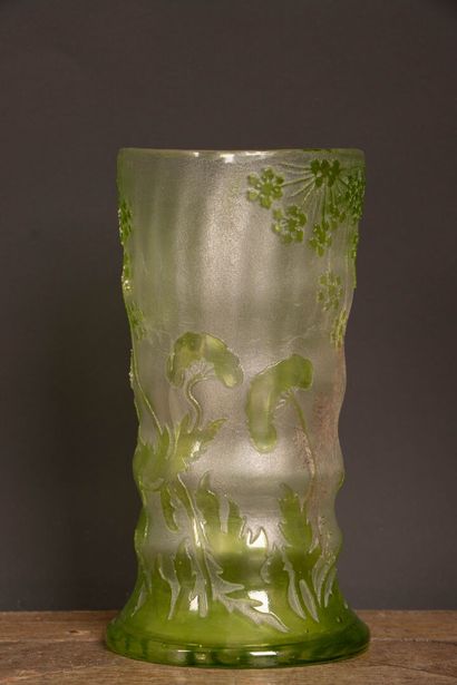 GALLÉ FACTORIES (1904–1936)
Flared-neck vase...