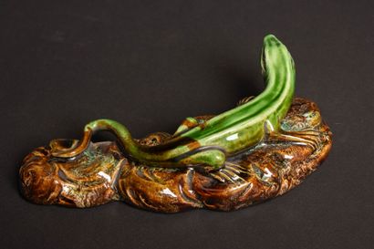 BOSCH
Sculpture of a lizard on a rock. 
H:...