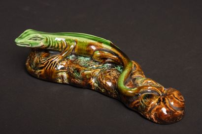 BOSCH
Sculpture of a lizard on a rock. 
H:...