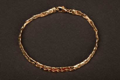 Flat link gold bracelet.
750°/00 gold.
L:...