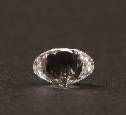 Diamond on paper, round brilliant cut.
Dimensions:...