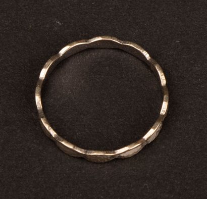 White gold wedding band.
750°/00 gold. 
TDD...