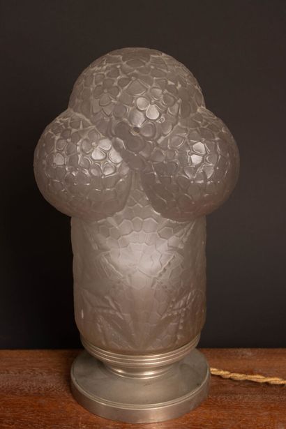 Henri DIEUPART (1888–1980)
A tubular table...