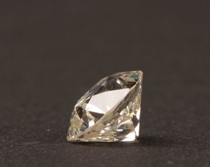 Antique cushion-cut diamond, 4.86 ct.
Dimensions:...