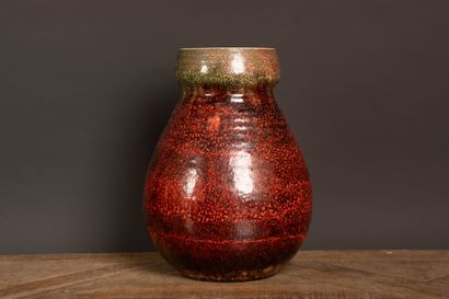 ACCOLAY
Stoneware vase with speckled red...