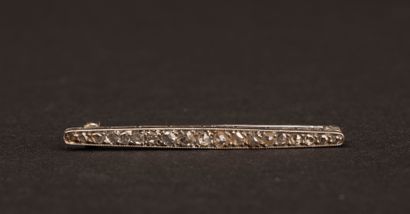 Platinum barrette set with old-cut diamonds.
950°/00...