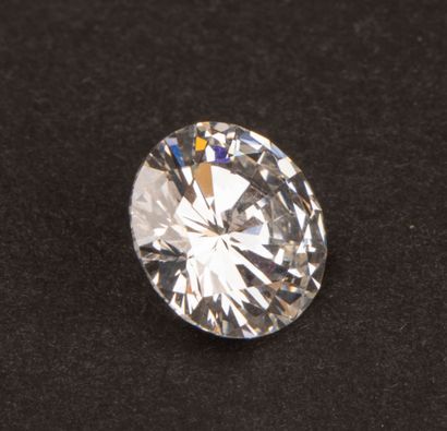 Diamond on paper, round brilliant cut.
Dimensions:...