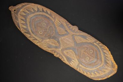 PAPUA - New Guinea 
A votive shield made...