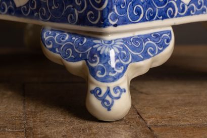 Quadrangular porcelain bonsai planter with...