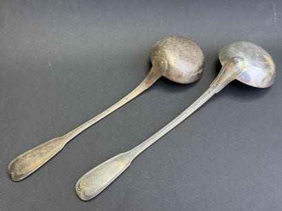 Deux louches en argent poinçon veillard....