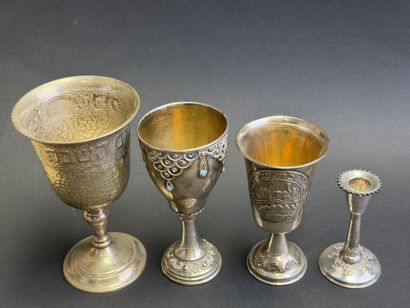 Trois timbales et un bougeoir en argent Israéliens....