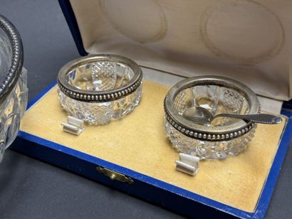 Coupe en verre monture argent et paire de...