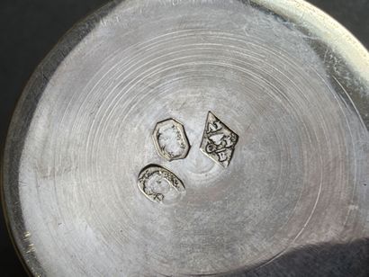 Suite de six gobelets à liqueur en argent...