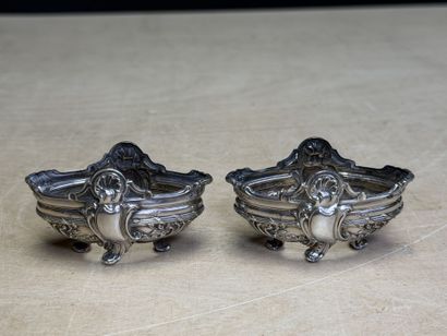 Monture de coupe et paire de monture de salières...