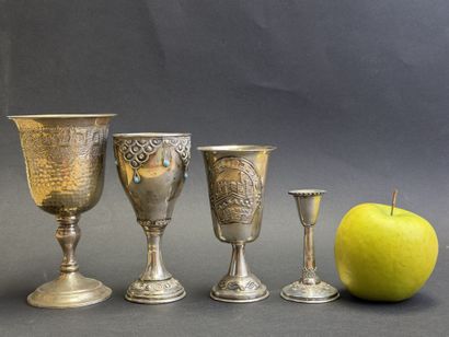 Trois timbales et un bougeoir en argent Israéliens....