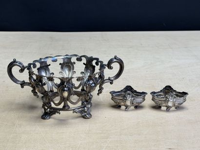 Monture de coupe et paire de monture de salières...