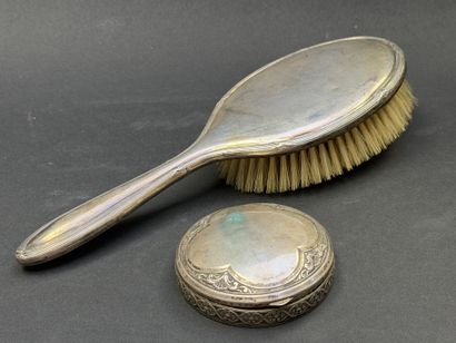 Brosse en argent fourré et boite cylindrique...