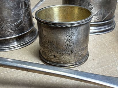 Lot d'argent russe comprenant louche, tasses,...