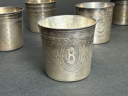 Suite de six gobelets à liqueur en argent...