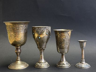 Trois timbales et un bougeoir en argent Israéliens....
