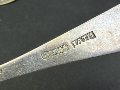 Six petites cuillères en argent Pays Bas...