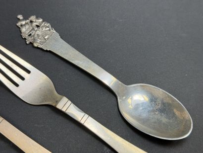 Cinq couverts en argent du Danemark. 
836°/00
L....