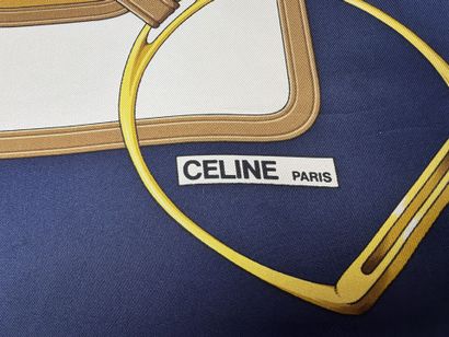 CÉLINE:
Carré en soie à attributs de chasse...
