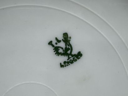Porcelaine de LIMOGES - 
Douze grandes assiettes...