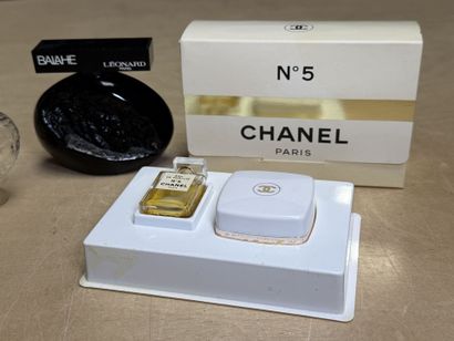Parfums:
Salvadore Dali, Agnès B, Léonard...