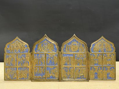 Quadriptyque religieux en bronze. 
18 x 11...