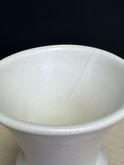 POL CHAMBOST (1906-1983)
Petit vase blanc...