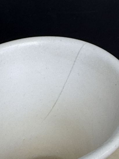 POL CHAMBOST (1906-1983)
Petit vase blanc...