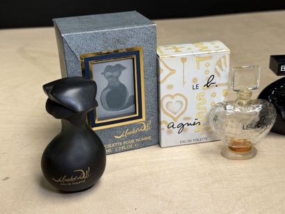 Parfums:
Salvadore Dali, Agnès B, Léonard...