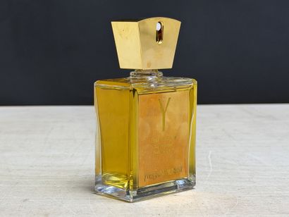 Yves Saint Laurent. 
Eau de parfum. 
100...
