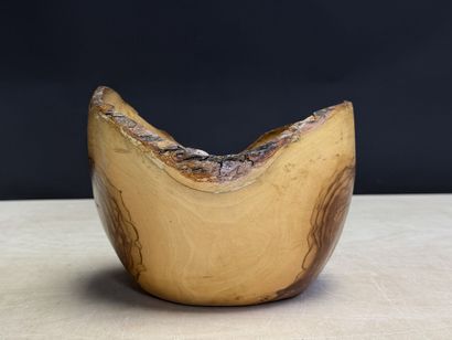 Saladier en olivier monoxyle
H. :17 cm. D....
