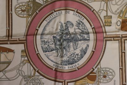 HERMES Paris
Carré en twill de soie 