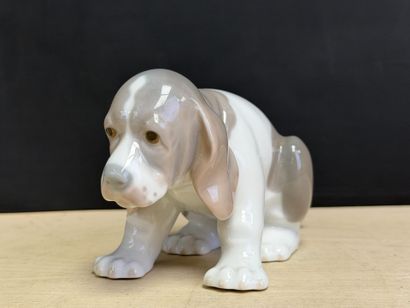 LLADRO
Petit chien en porcelaine estampillé
14...