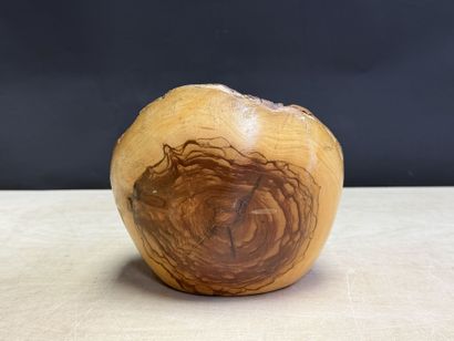 Saladier en olivier monoxyle
H. :17 cm. D....