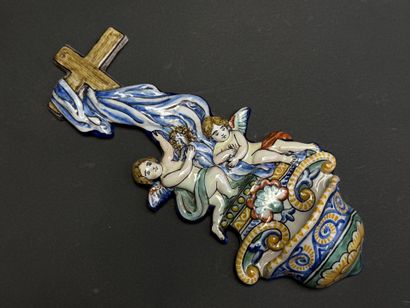 NEVERS, Antoine MONTAGNON.
Bénitier en faïence...