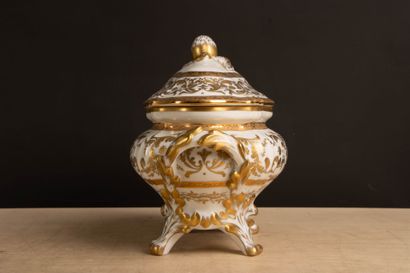 Le Tallec à Paris.
Terrine en porcelaine...
