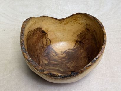 Saladier en olivier monoxyle
H. :17 cm. D....
